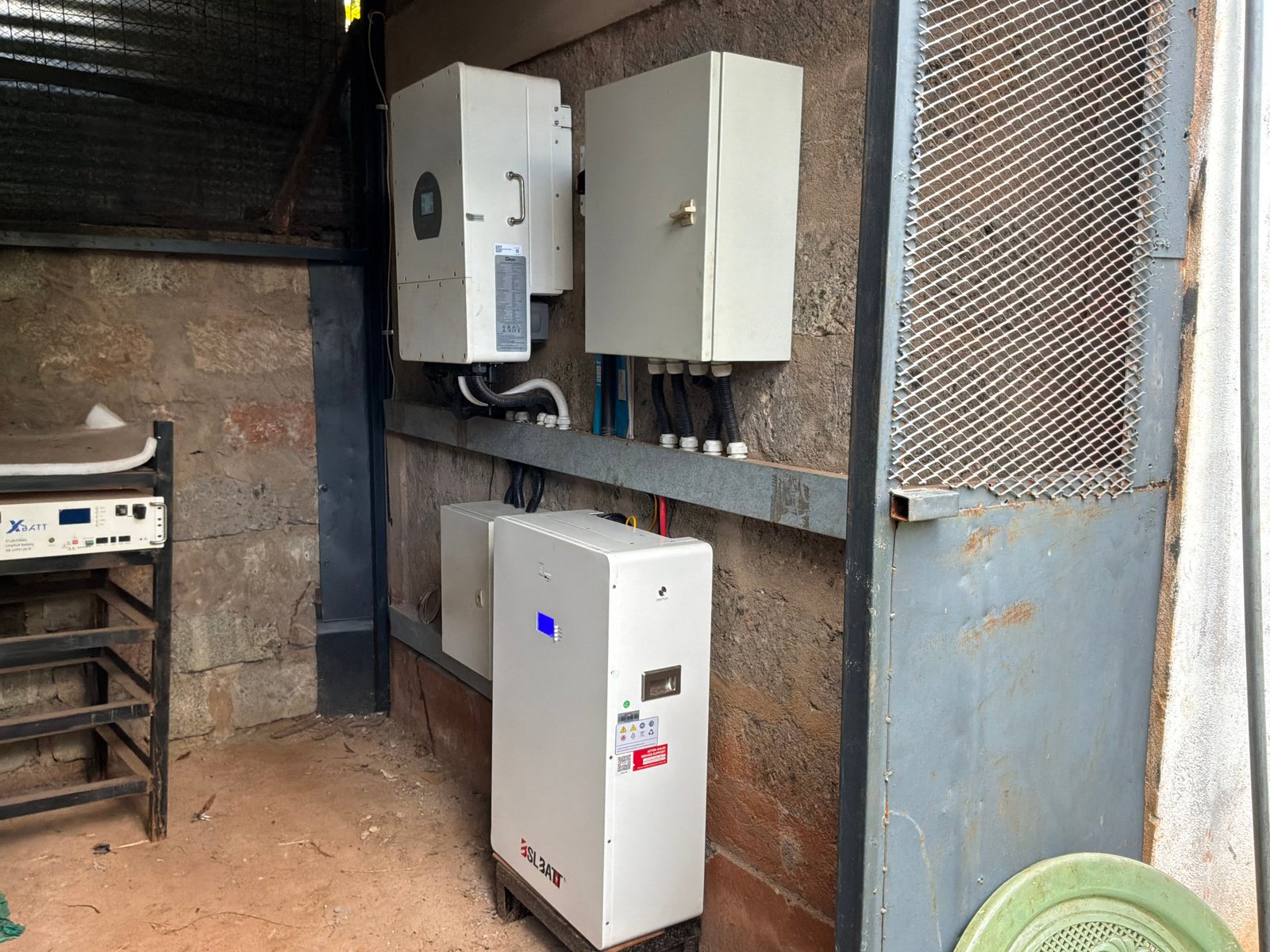 Dagoretti — inverter and battery setup